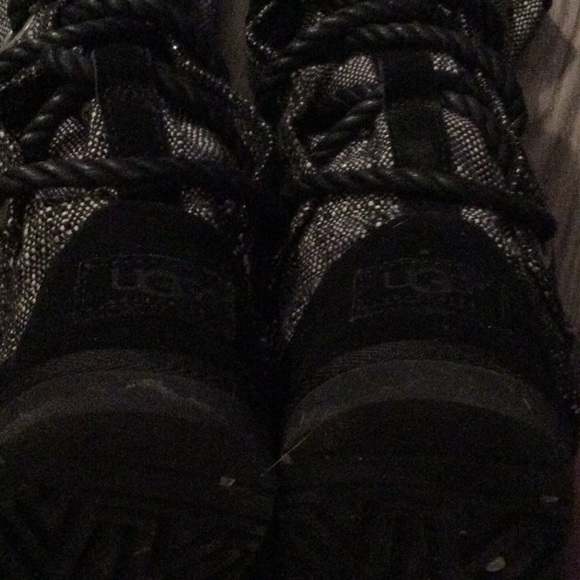 Ugg Canvas Woven Lace Up Boots 2822 - Picture 3 of 10